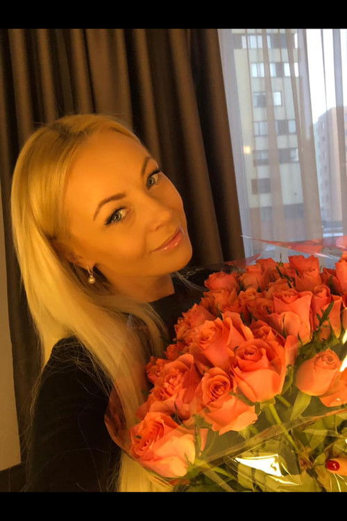 Vilija Pilibaityte as Mia