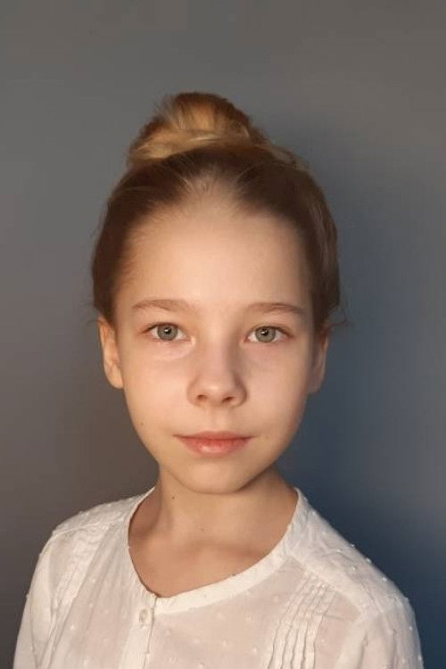 Дарья Гущина as Вика