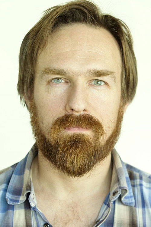 Hugo Emretsson as Stefan