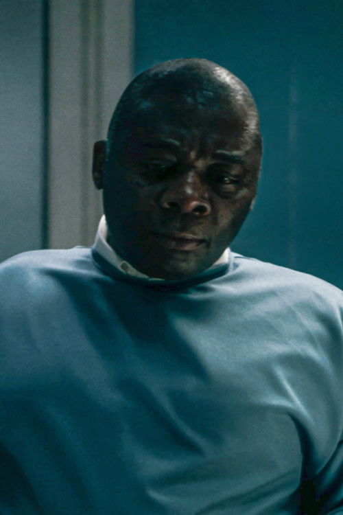 Yves Bashonga as Médico forense