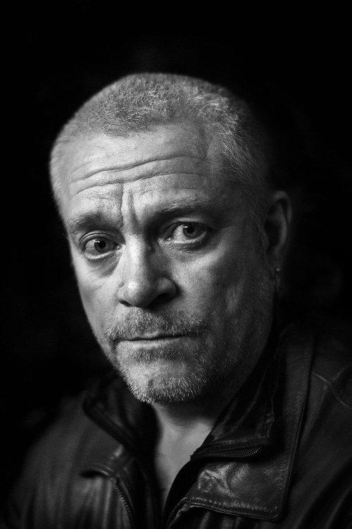 Theo Wesselo as Fred