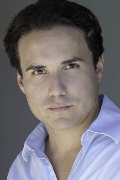 Jose Lucena Jr. as Vincente