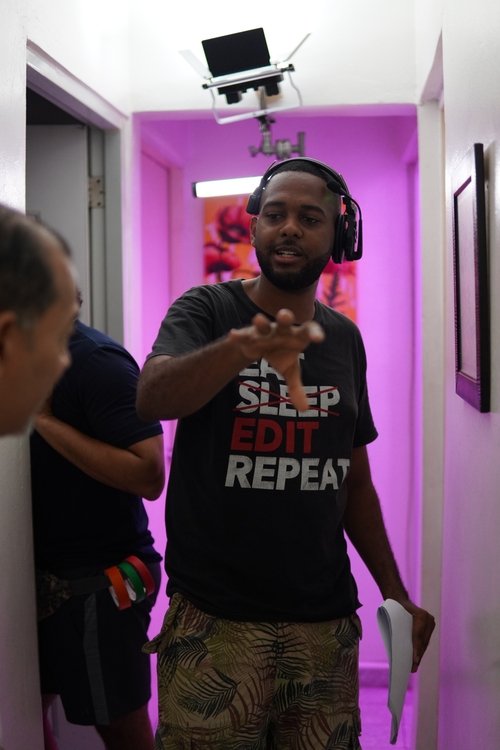 Isaac Morantus as Víctor