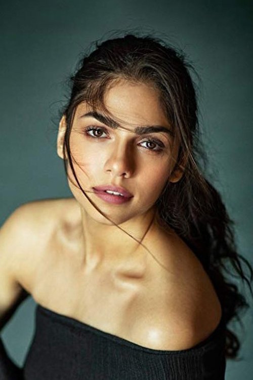 Sharmin Segal as Astha Tripathi