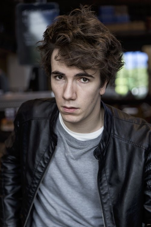 Xavier Guelfi as Kevin