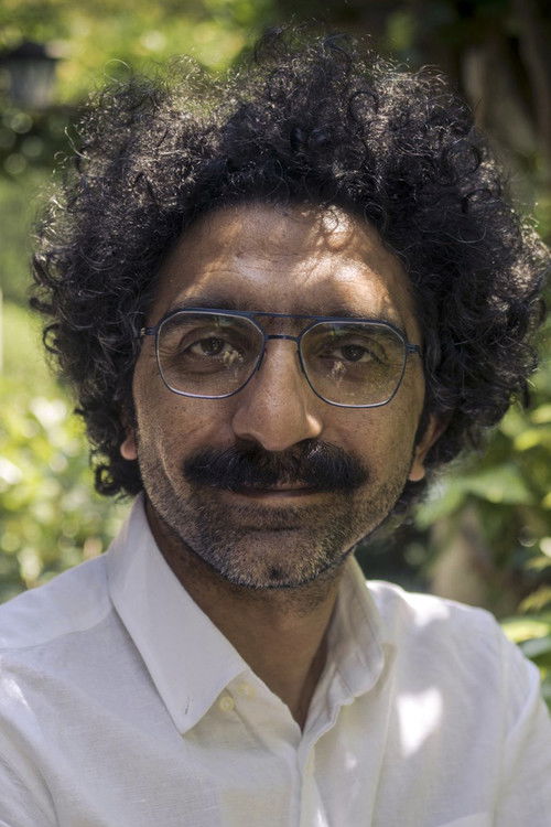 Erol Mintaş as Doctor