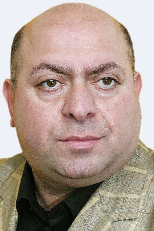 Elchin Hamidov as Mübariz