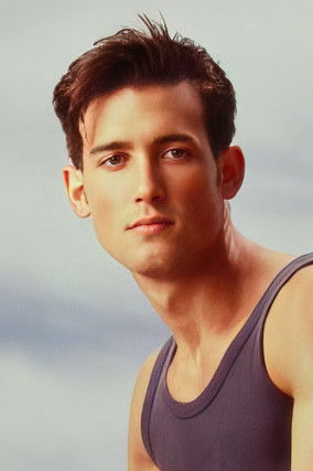 Jeff Stearns as Jeff Walker kapitány