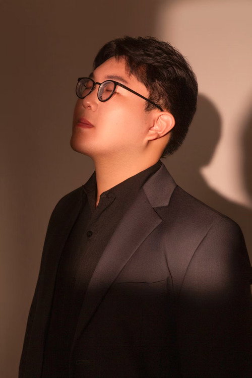 欧阳霆锟 as Parallelogram（voice）