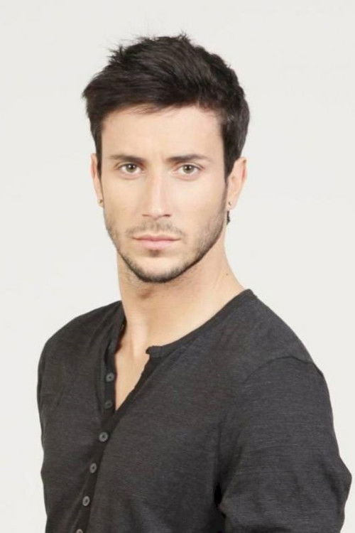 Krees De Almeida as Le Coach