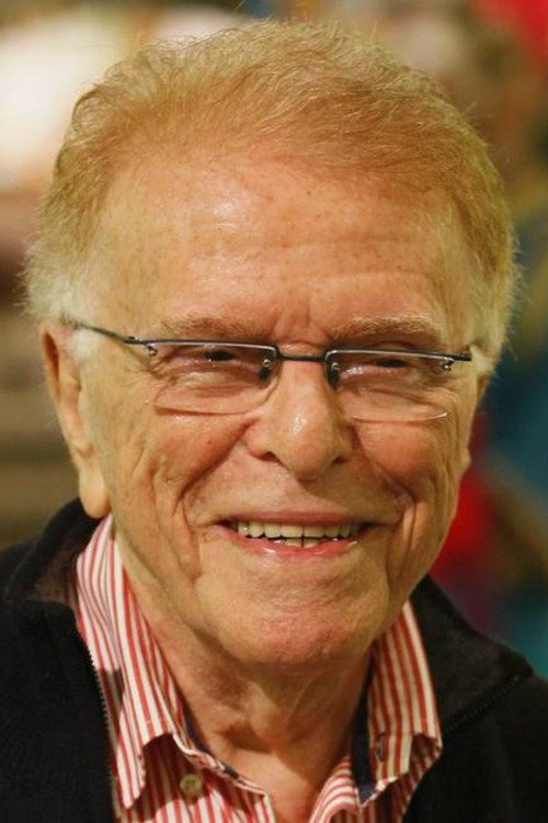 Maurício Sherman as 