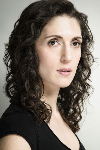 Dalal Badr as Viviana