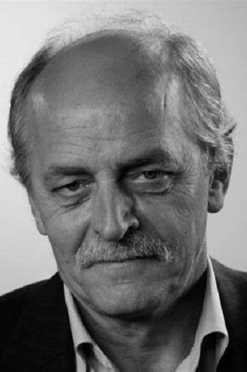 Jan Janga-Tomaszewski as Ojciec Marka