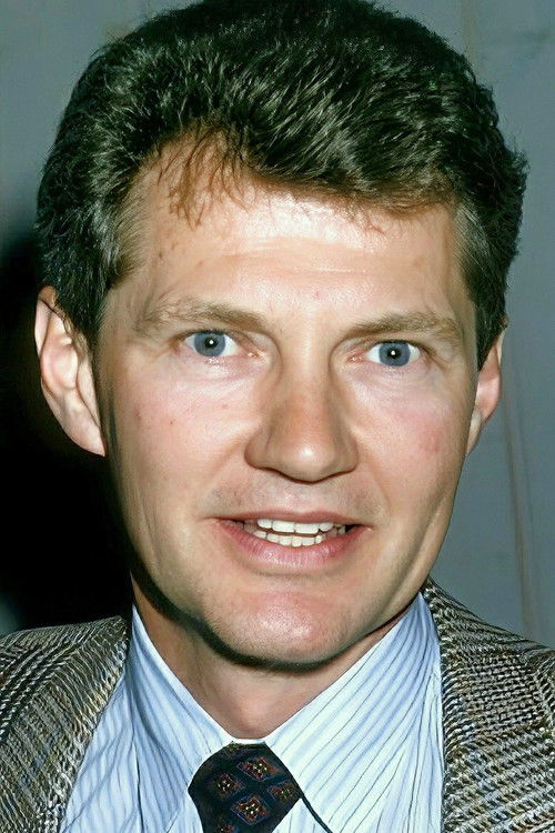 Andrew Robinson as Killer