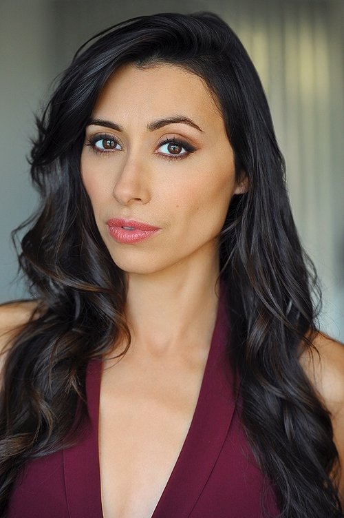 Carmen Corral as Elisa