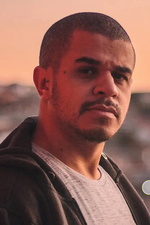 Felipe Paixão as Douglas