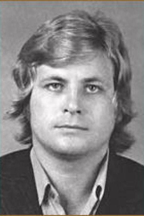 Alexander Bukleev as Pavel, restaurant car director