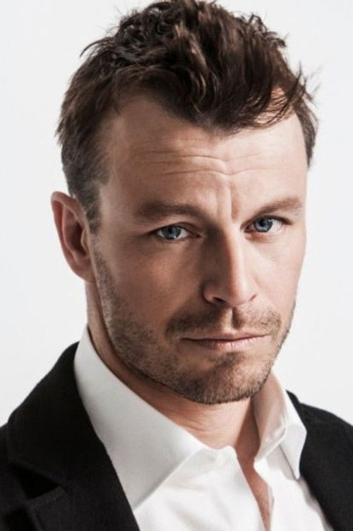 Peter Franzén as Elias Karo