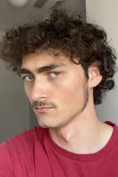 Noah Wallace-LaGue as Garrett