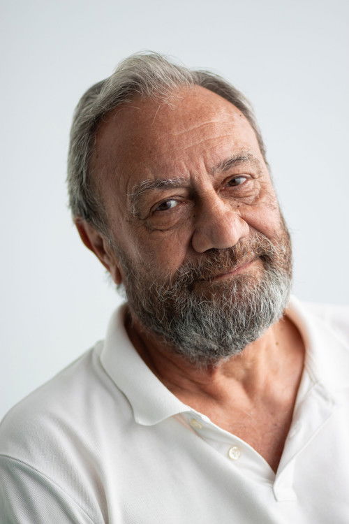 Péter Bregyán as Igazgató