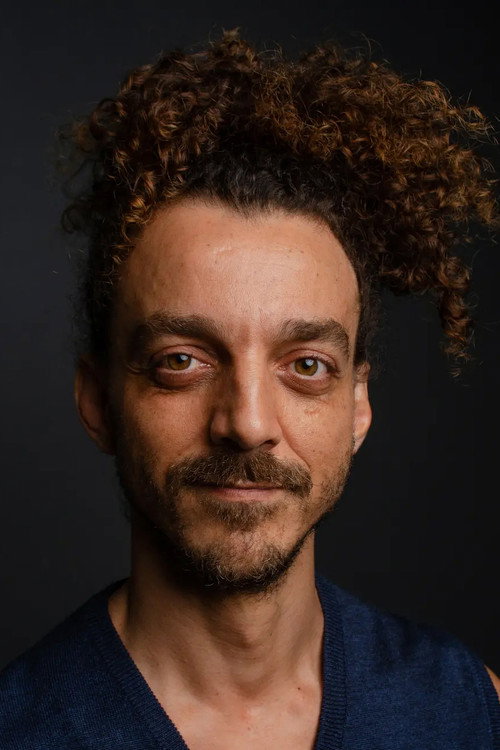 Renan Lima as Train Surfer