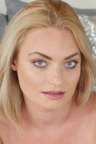 Viktoria Valente as (as Inga Victoria)