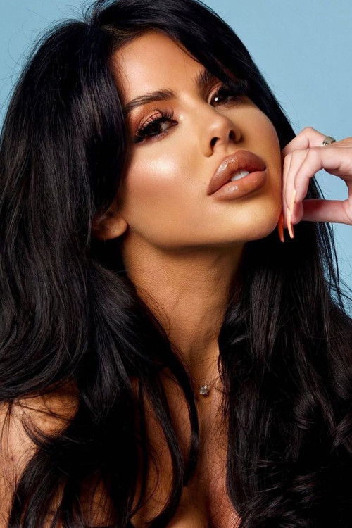 Hannah Elizabeth as Self - Guest