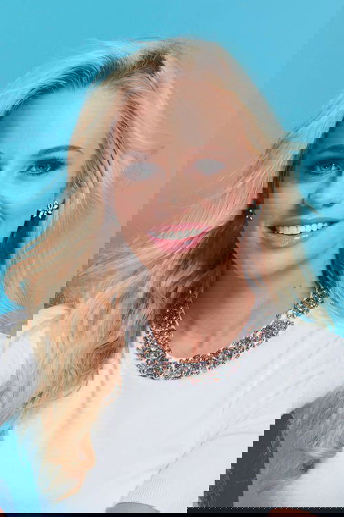 Hayley Owen as Angie