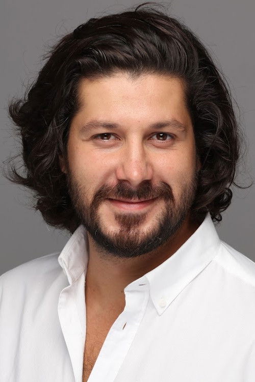 Orhan Kanalp as Alâeddin Özdenören