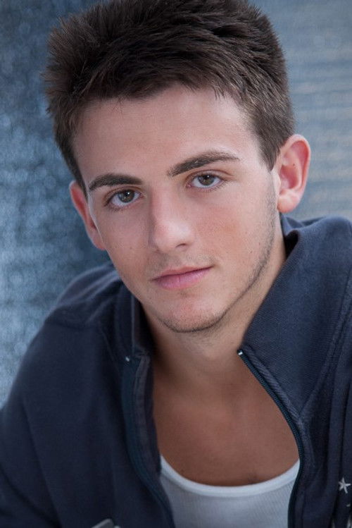 Aviad Bernstein as Eddie