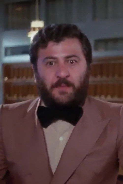 Giorgos Mylonas as Physician