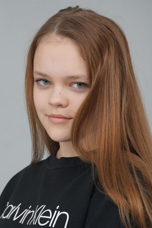 Nora-Mia Pai as Rebeka