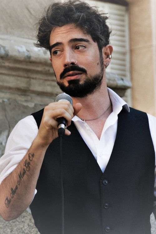 Alejandro Wagner as Giuseppe