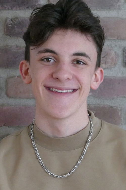 Léo Giroux as Lui-même - Académicien