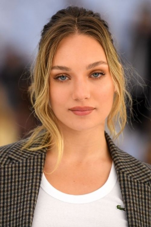 Maddie Ziegler as Ruthie