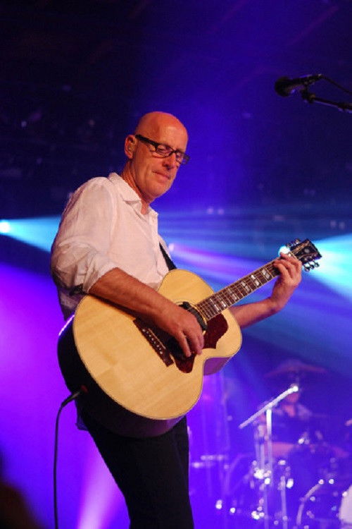 Nico Arzbach as Gitaar