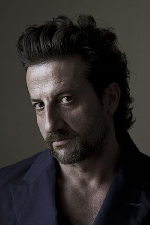 Gennaro Diana as Doctor