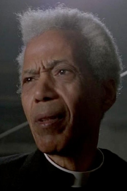 Jese Del Gre as Old Priest