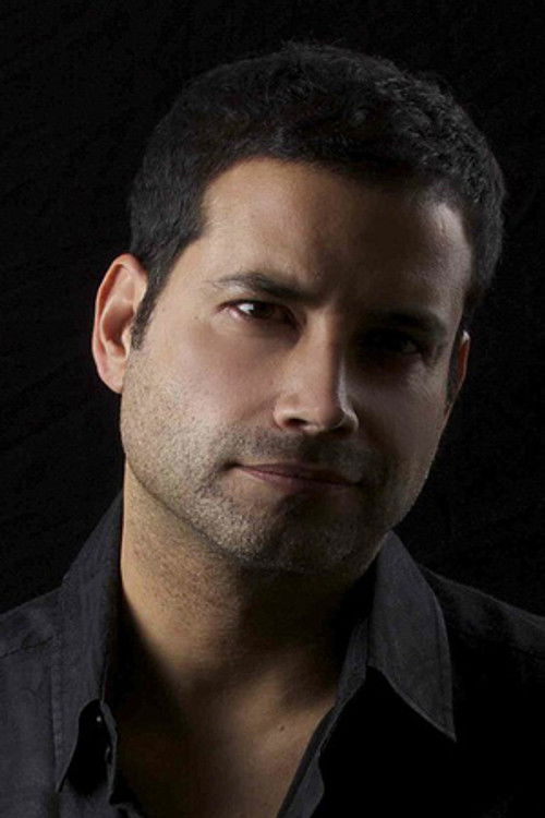 Jose Vicente Pinto as Arturo