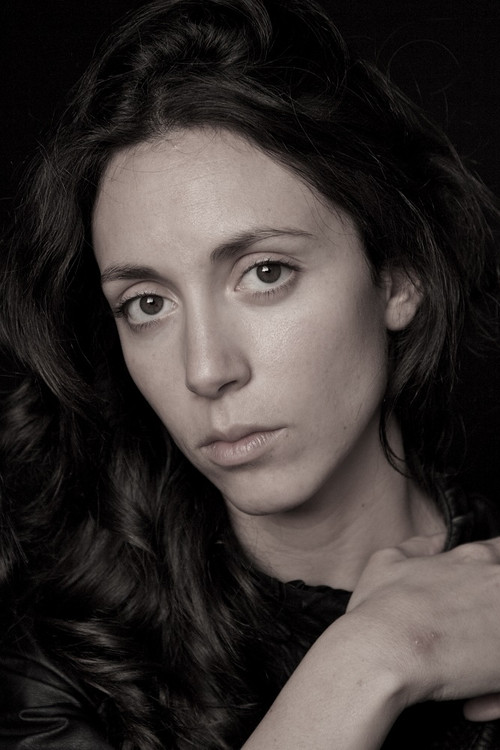 Anissa Bonnefont as La prefesseure de poterie