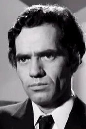 Theodoros Dovas as Πέτρος