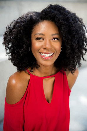 Alexandria Collins as Ennis Lineau