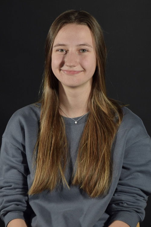 Blenda Hallqvist as Geni #4