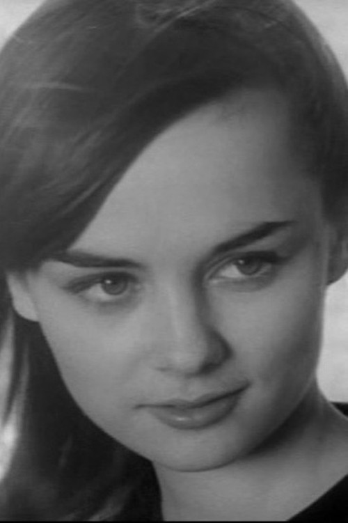 Alita Naughton as Model