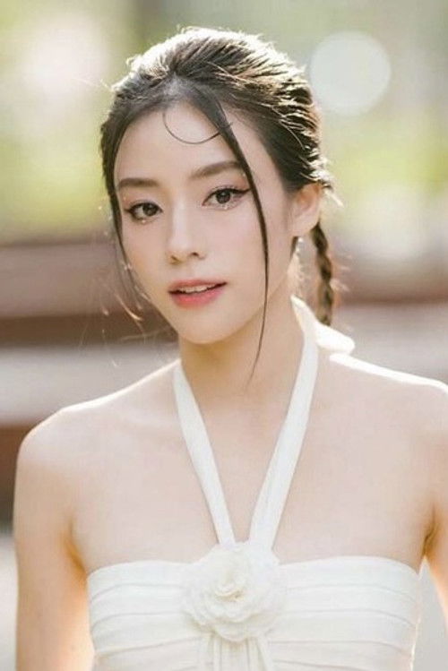 Phatdarinh Parinyarak as Pun