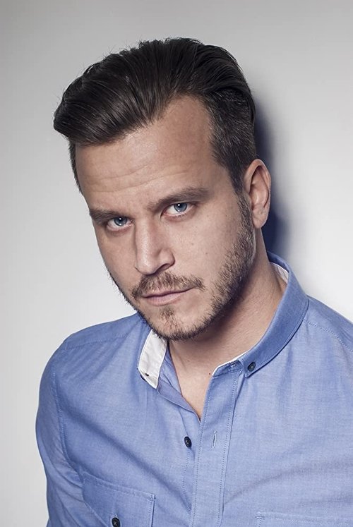 Máté Haumann as Tom Keats