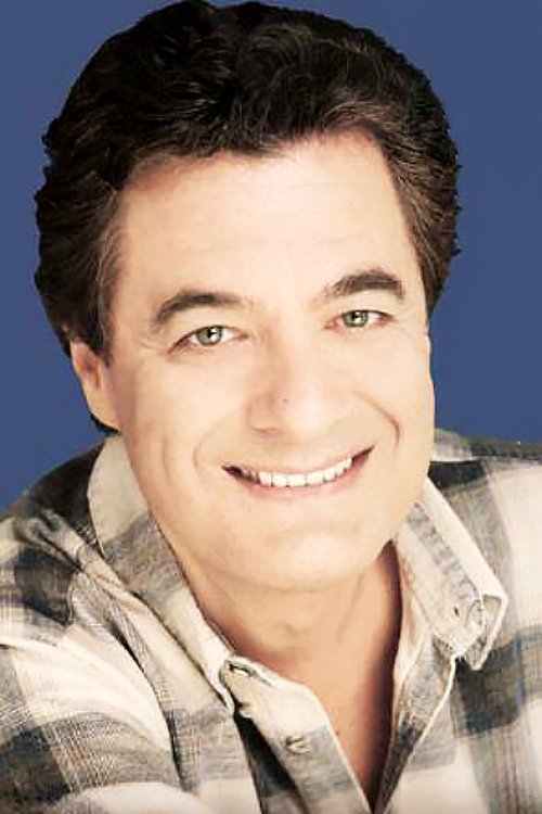 Giannis Petropoulos as Γιώργος Παπαδήμας