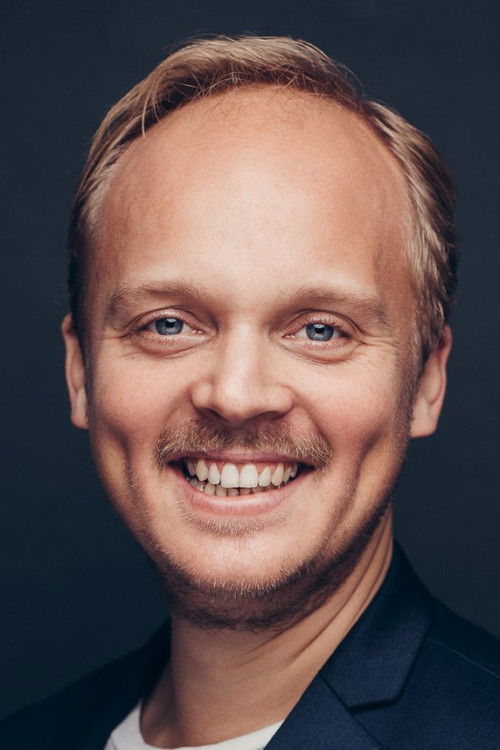 Luiz Wilhelm Karlsen as Colleague