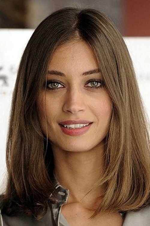 Margareth Madè as Nadine