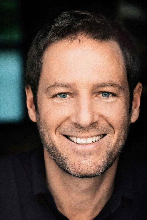 Florian Gallenberger as Ton-Assistent